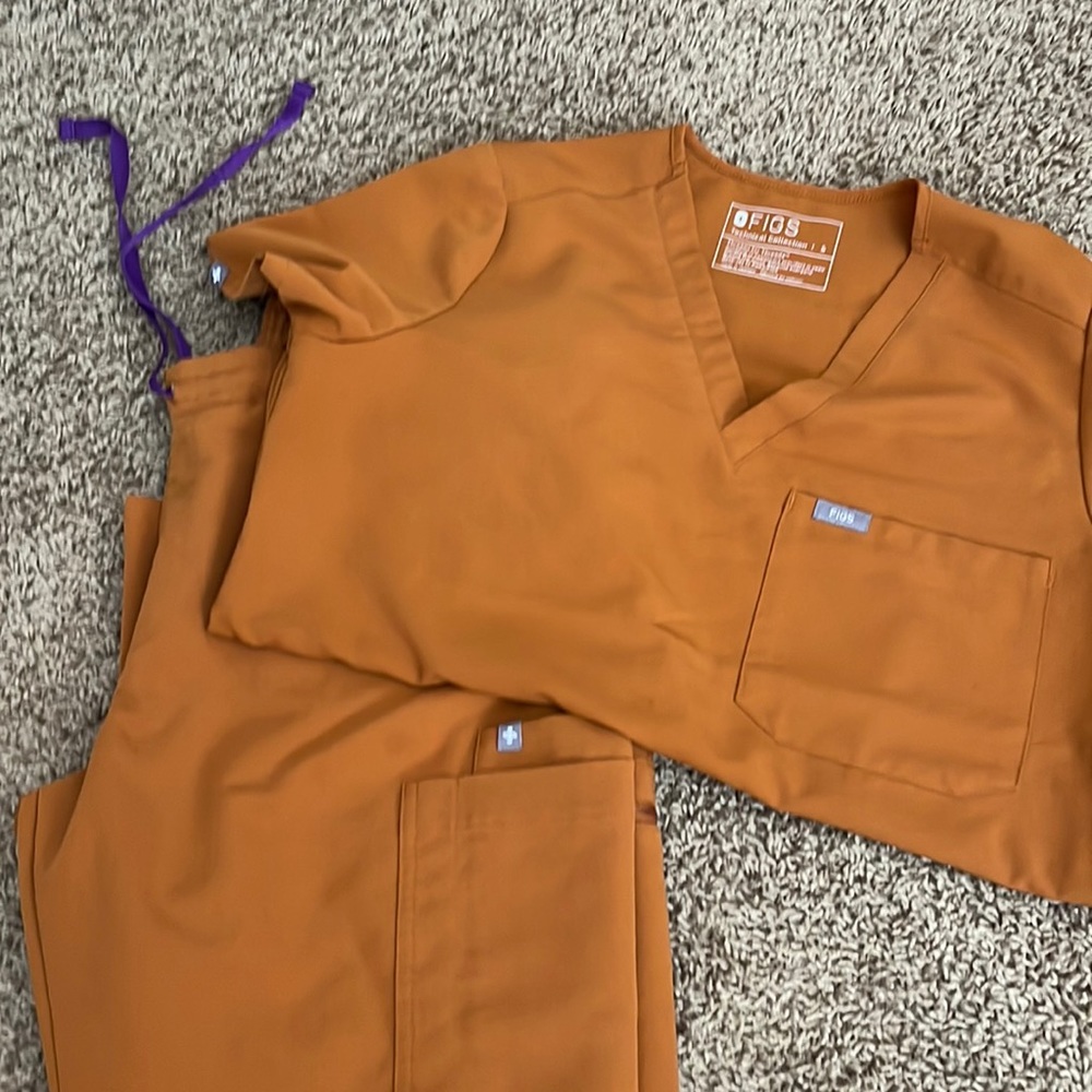Figs technical collection - S top/ M bottoms